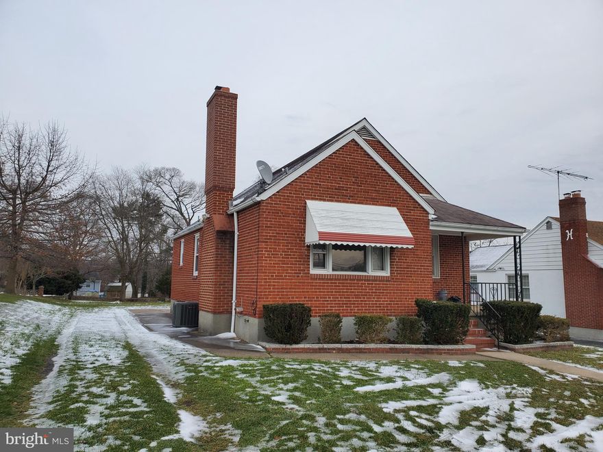 WELL MAINTAINED 3 BEDROOM 1.5 BATH CAPE COD OFFERS FRESH PAINT, ORIGINAL HARDWOOD FLOORS THROUGHOUT WITH NEW HARDWOOD FLOOR IN KITCHEN, LOWER LEVEL FAMILY ROOM, FRONT AND REAR PORCH, BEAUTIFUL LARGE LOT. MAKE YOUR APPOINTMENT TODAY. DON'T MISS OUT!