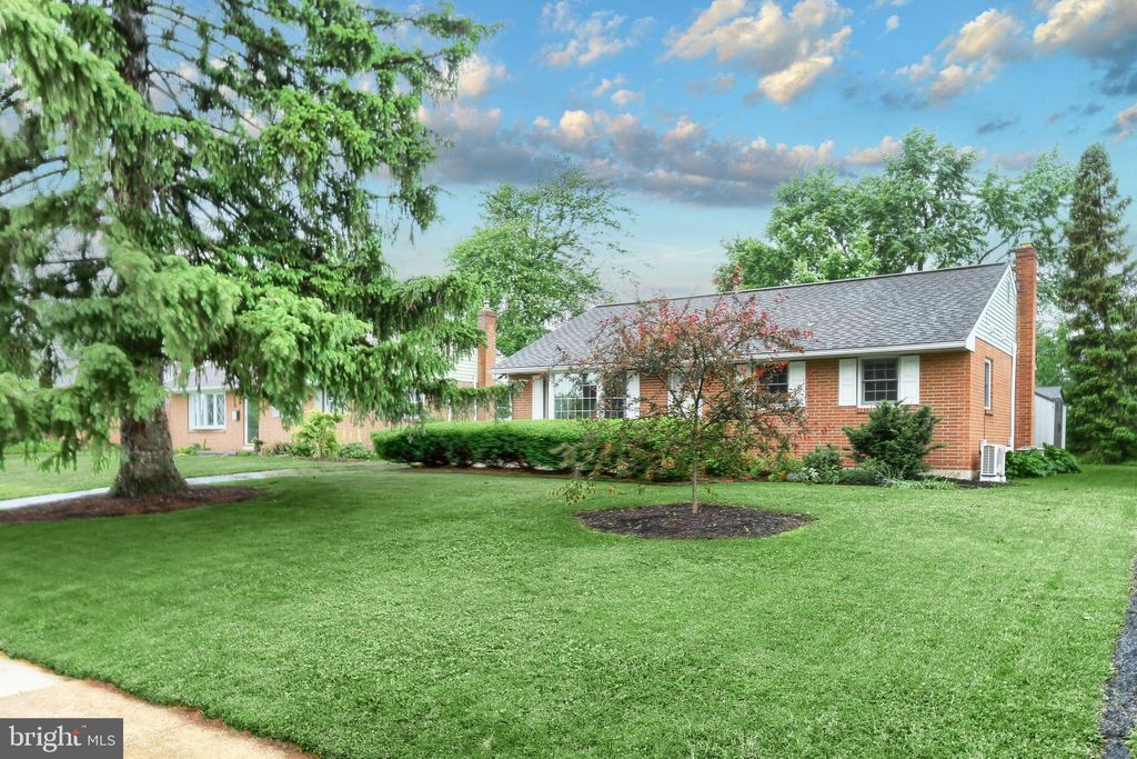 Photo of 440 N Mount Joy Street, ELIZABETHTOWN, PA 17022 (MLS # PALA2070122)