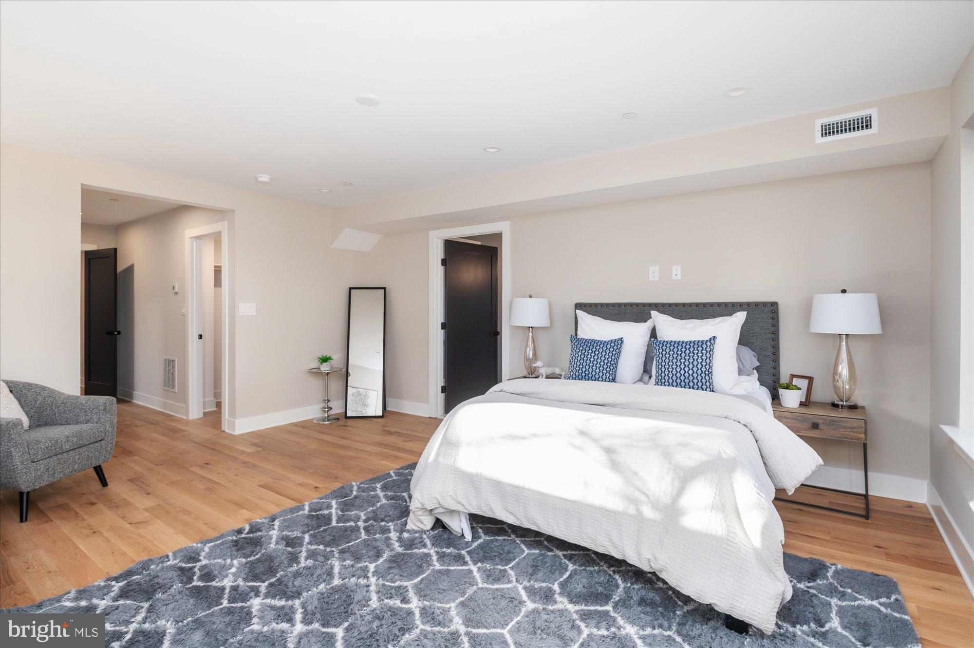 CHEVY CHASE - Residential