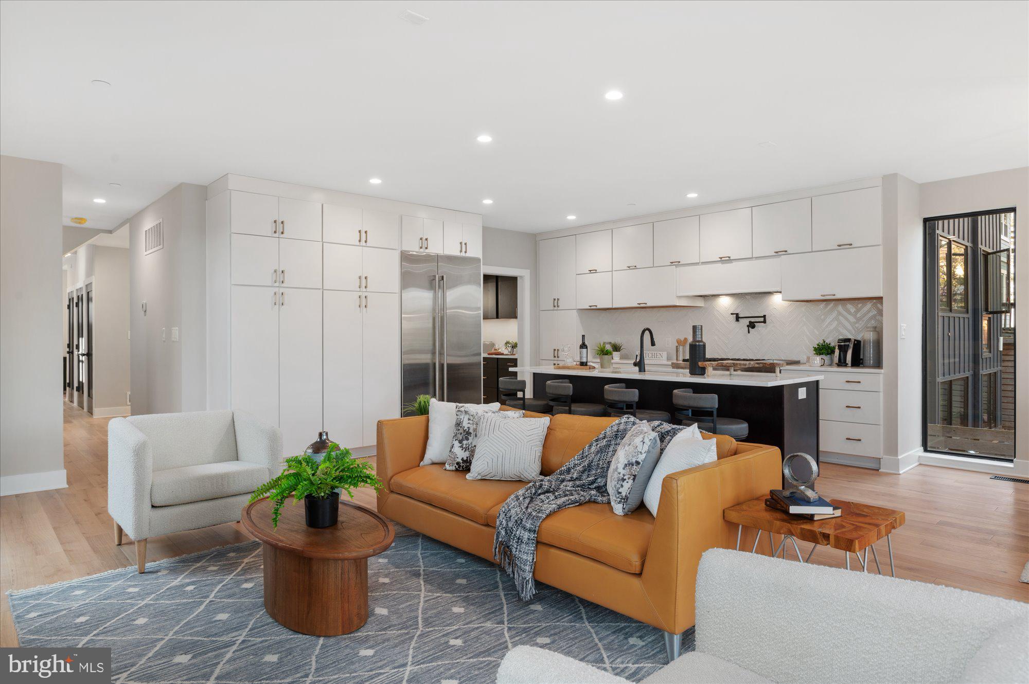 CHEVY CHASE - Residential