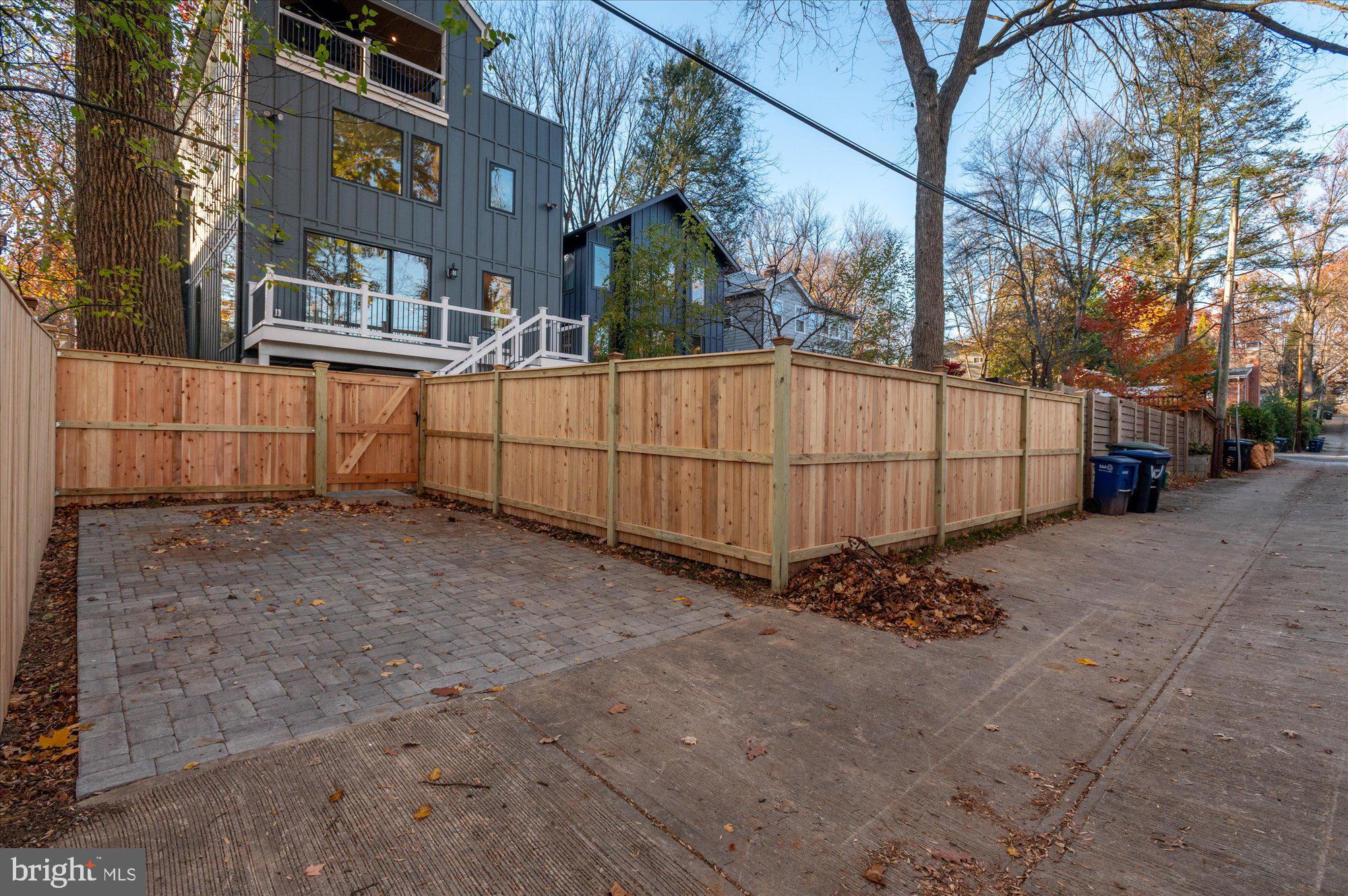 CHEVY CHASE - Residential