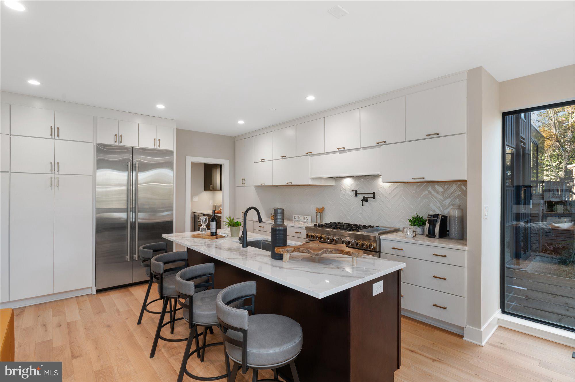 CHEVY CHASE - Residential