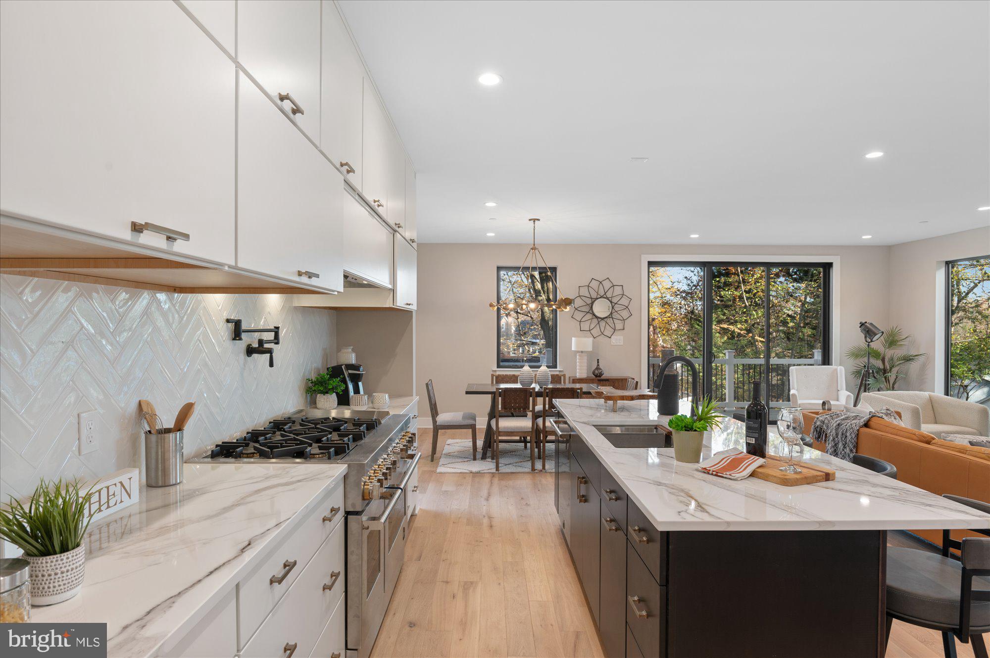 CHEVY CHASE - Residential