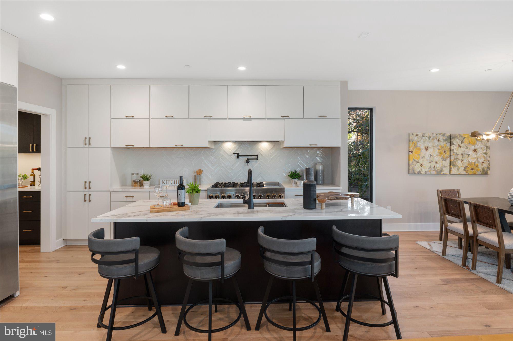 CHEVY CHASE - Residential