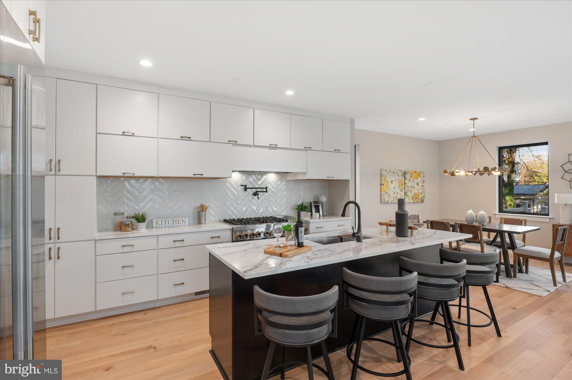 CHEVY CHASE - Residential