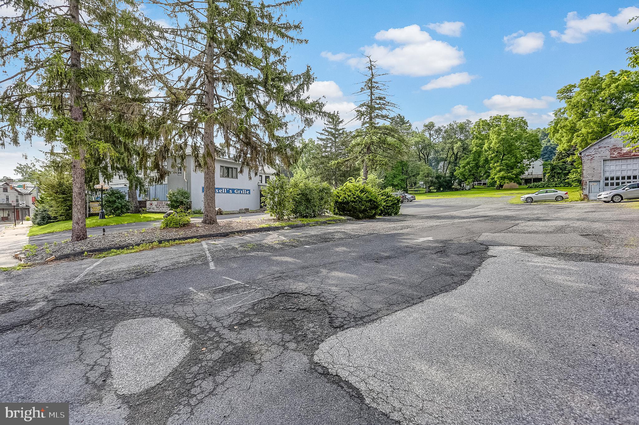 MT HOLLY SPRINGS - Commercial Sale