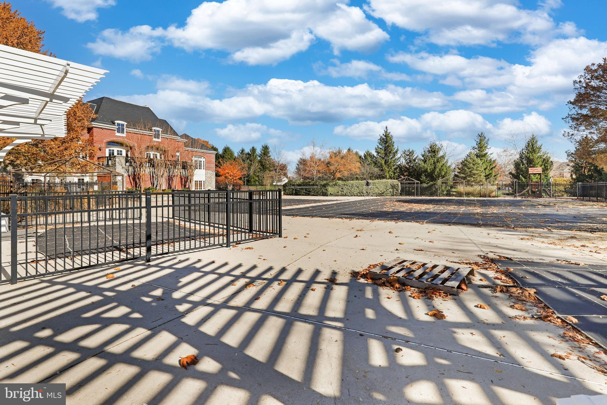 BRAMBLETON - Residential