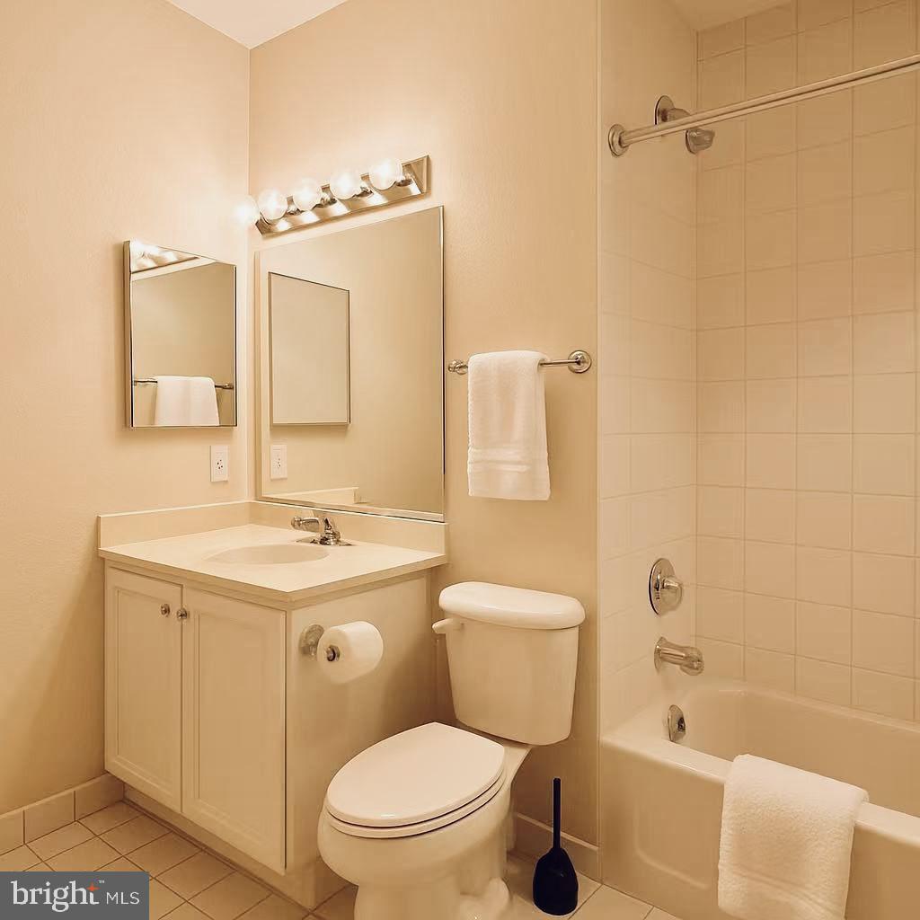 FALLSGROVE - Residential Lease