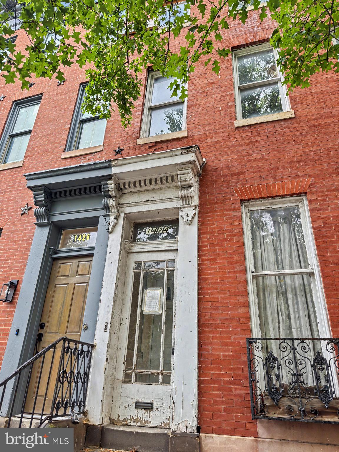1424 HOLLINS STREET