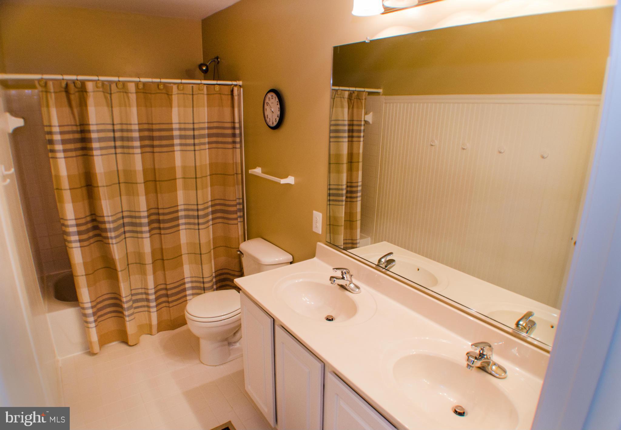 WEST VALLEY OAKS - Residential