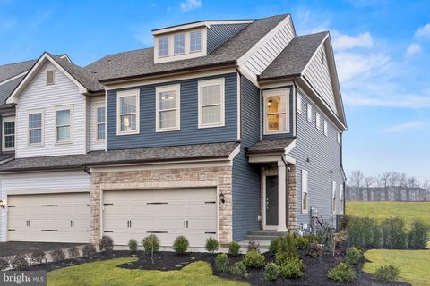 113 SOUTH BUCK TAVERN WAY GLEN MILLS PA 19342