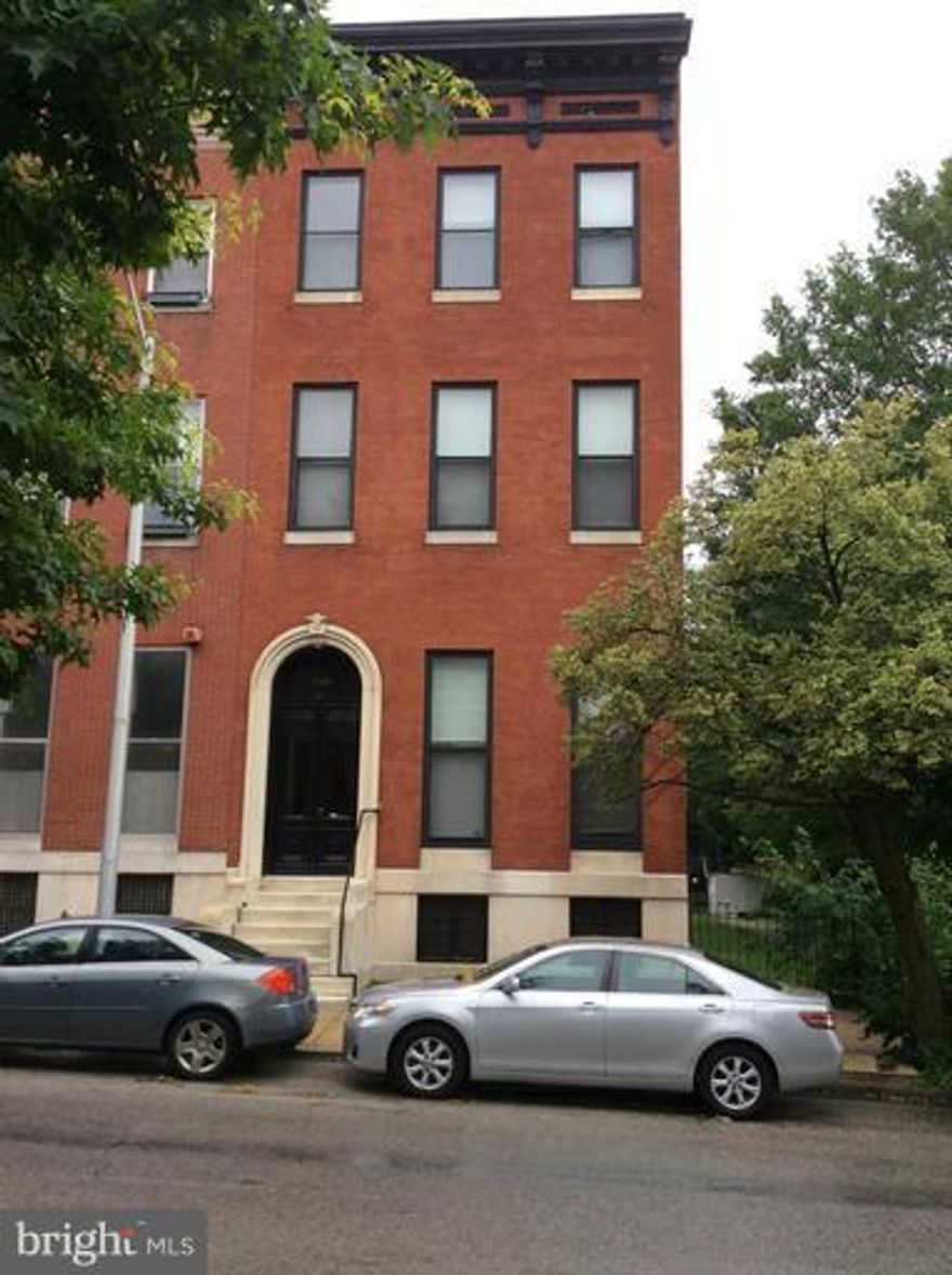 Bright skylight-filled third floor 1 BR apartment with an eat-in-kitchen, hardwood floors, high ceilings, crown moulding and central air in a circa 1900 building along the park.  Unit renovated two years ago with a new kitchen and bath.  Laundry facilities are available in this well-maintained building.  Possible off-street parking available for $50/ month.