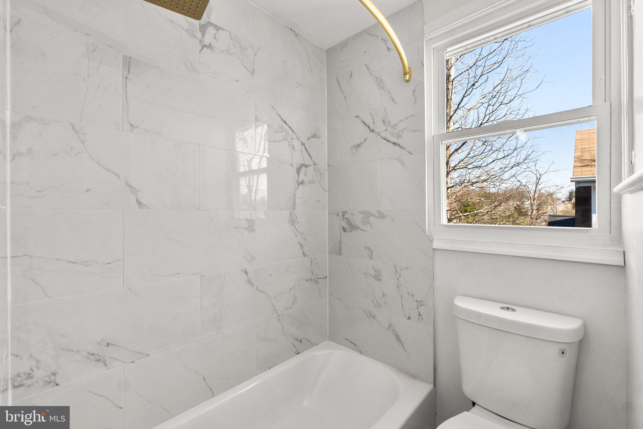 HAMILTON HILLS - Residential