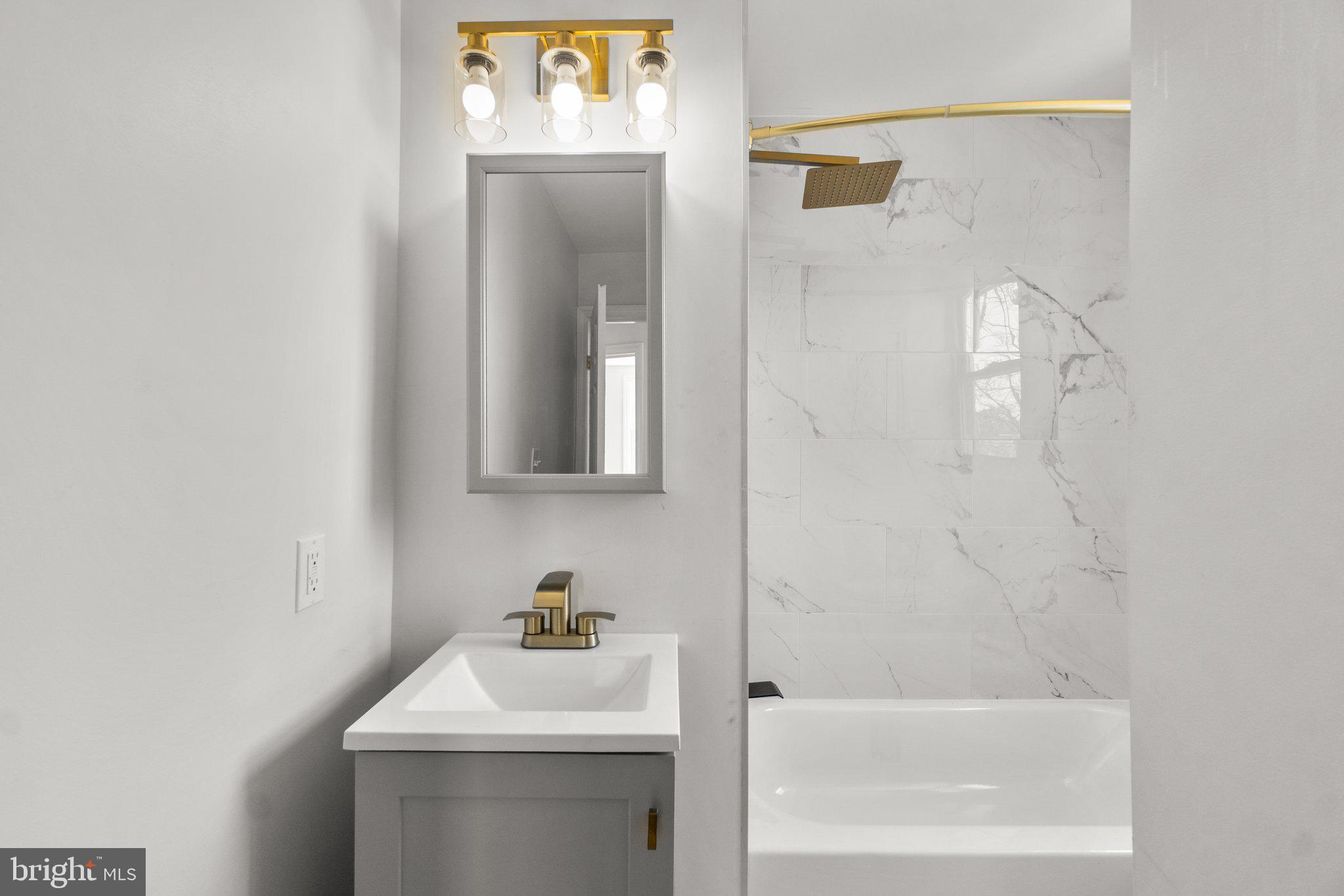 HAMILTON HILLS - Residential