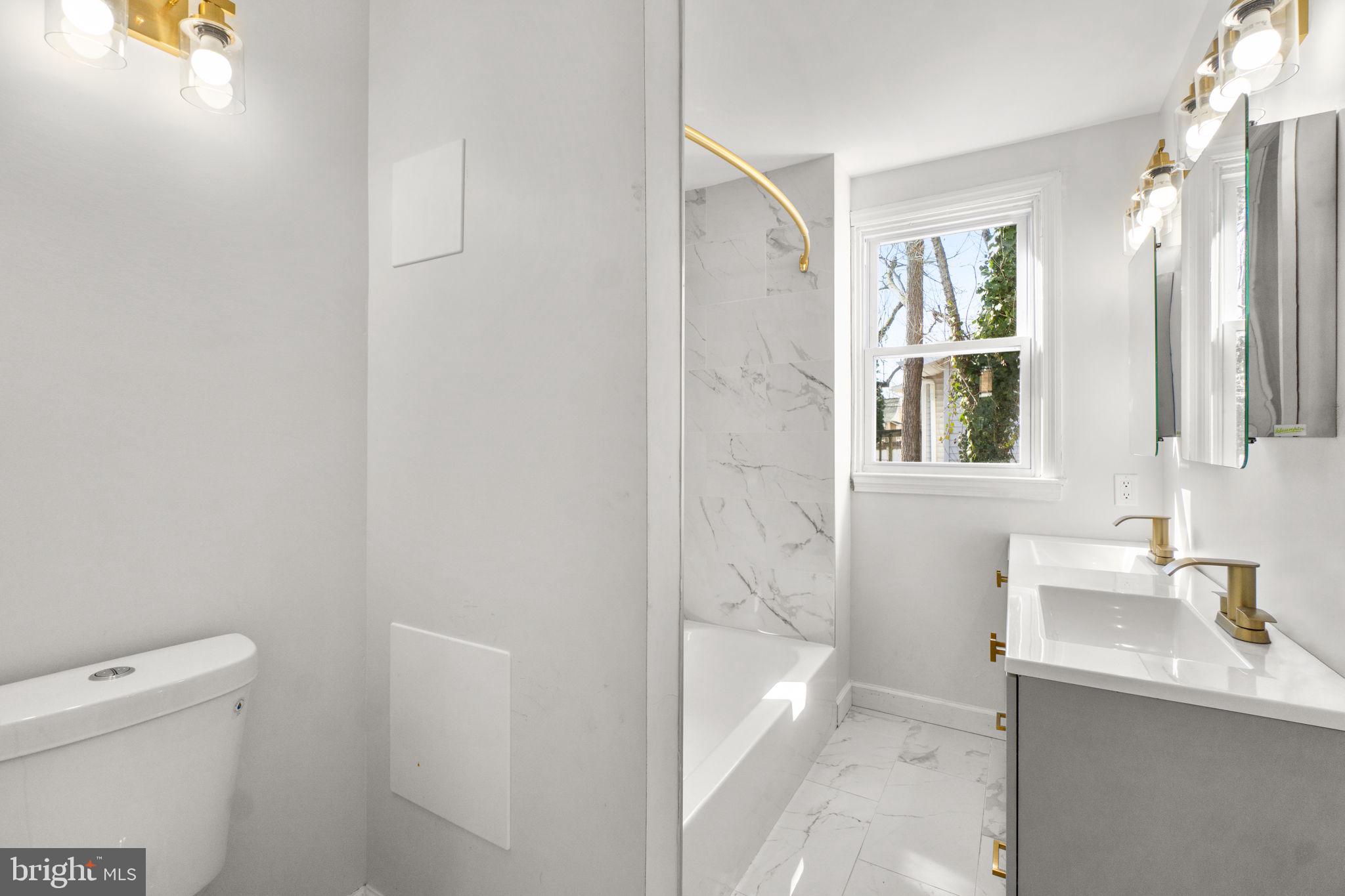 HAMILTON HILLS - Residential