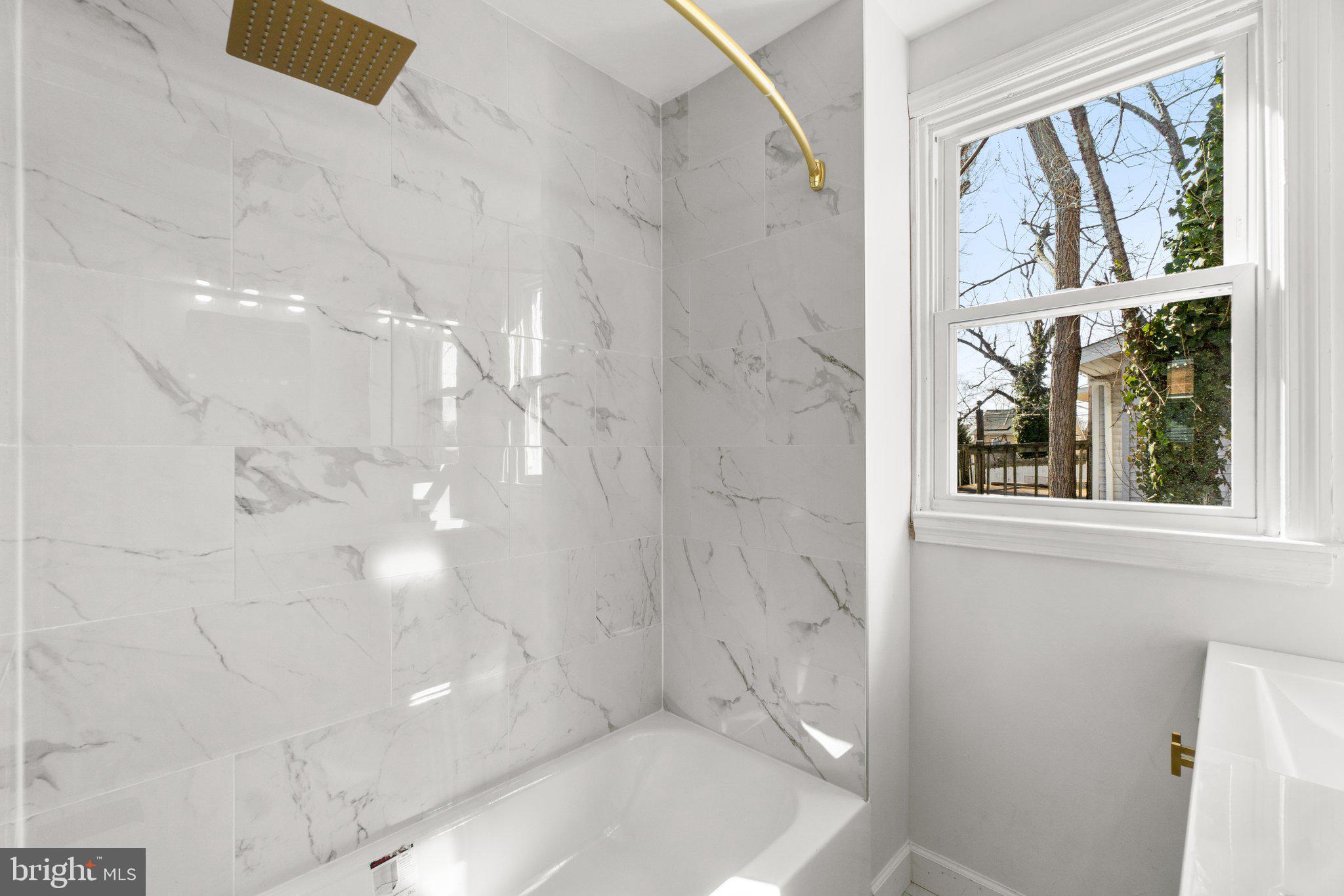 HAMILTON HILLS - Residential