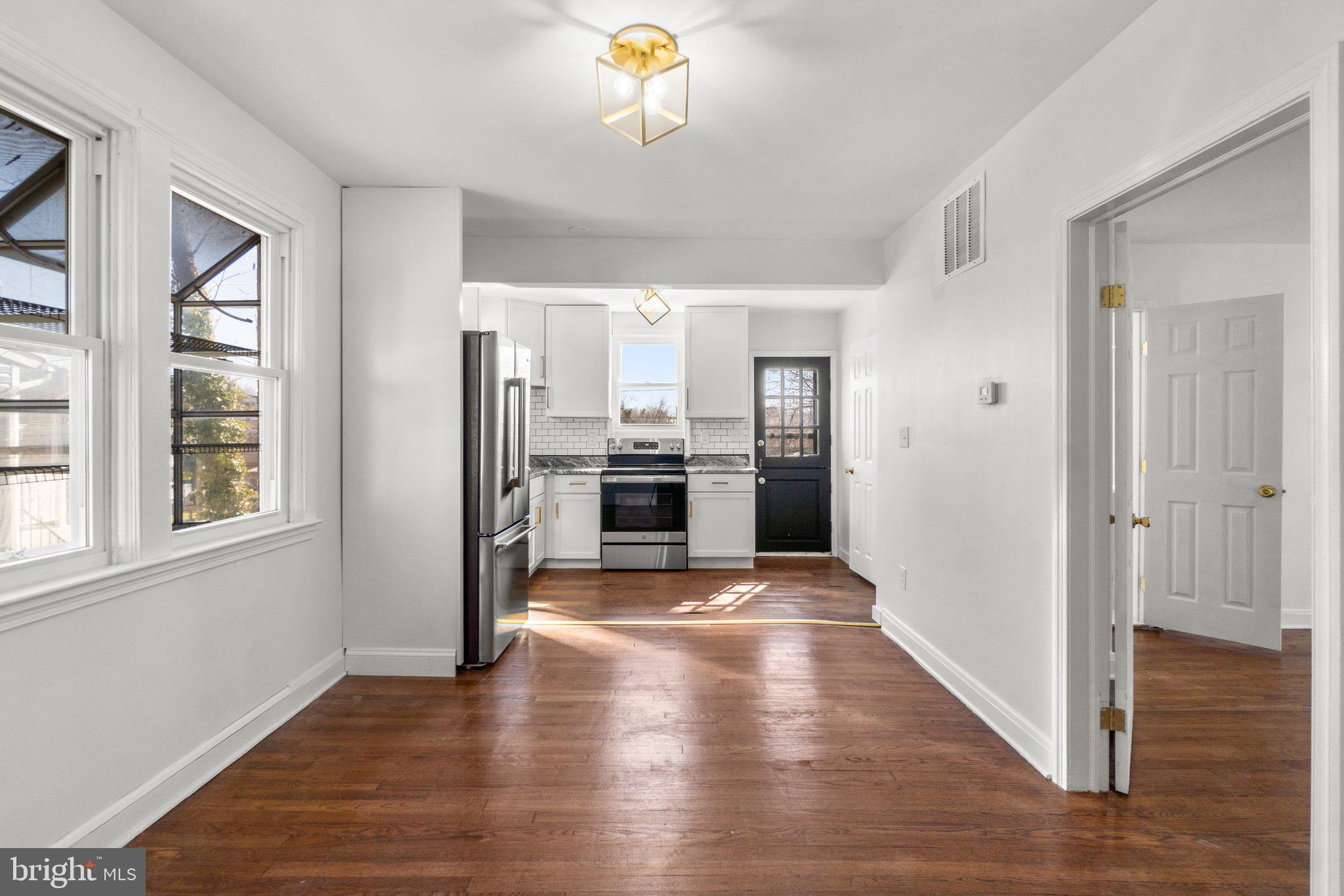 HAMILTON HILLS - Residential