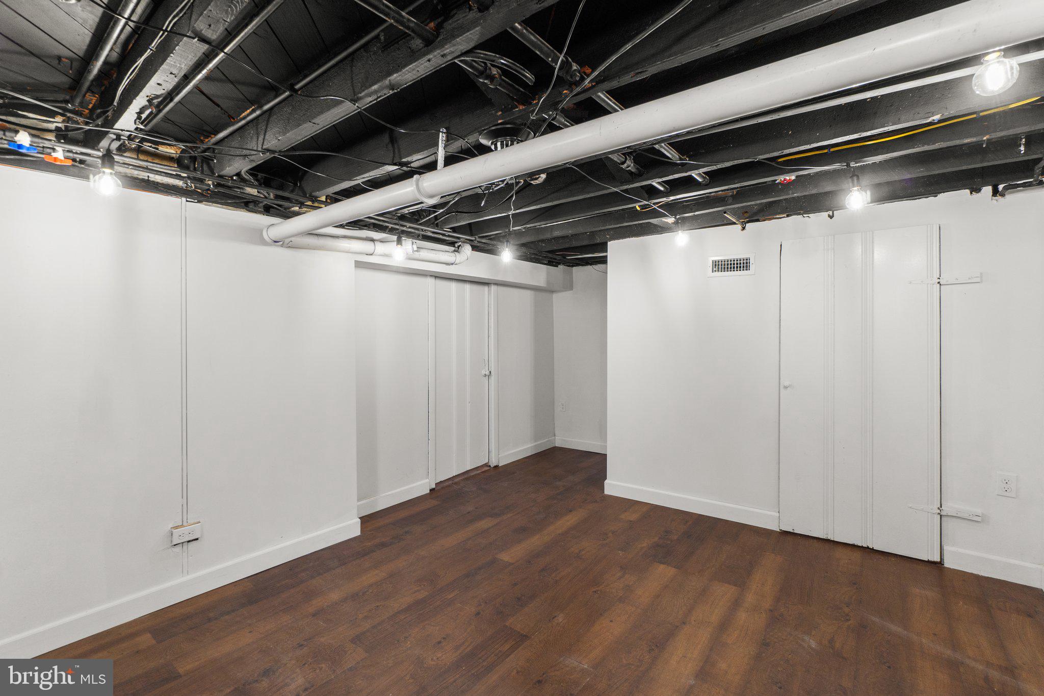 HAMILTON HILLS - Residential