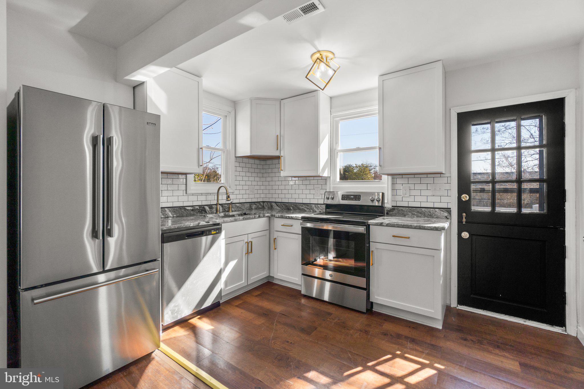 HAMILTON HILLS - Residential