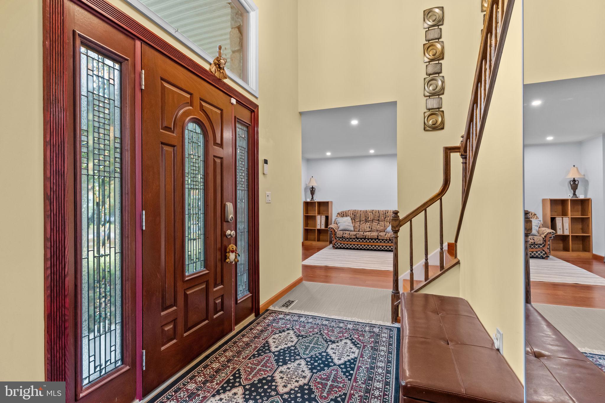 905 PEBBLE LANE