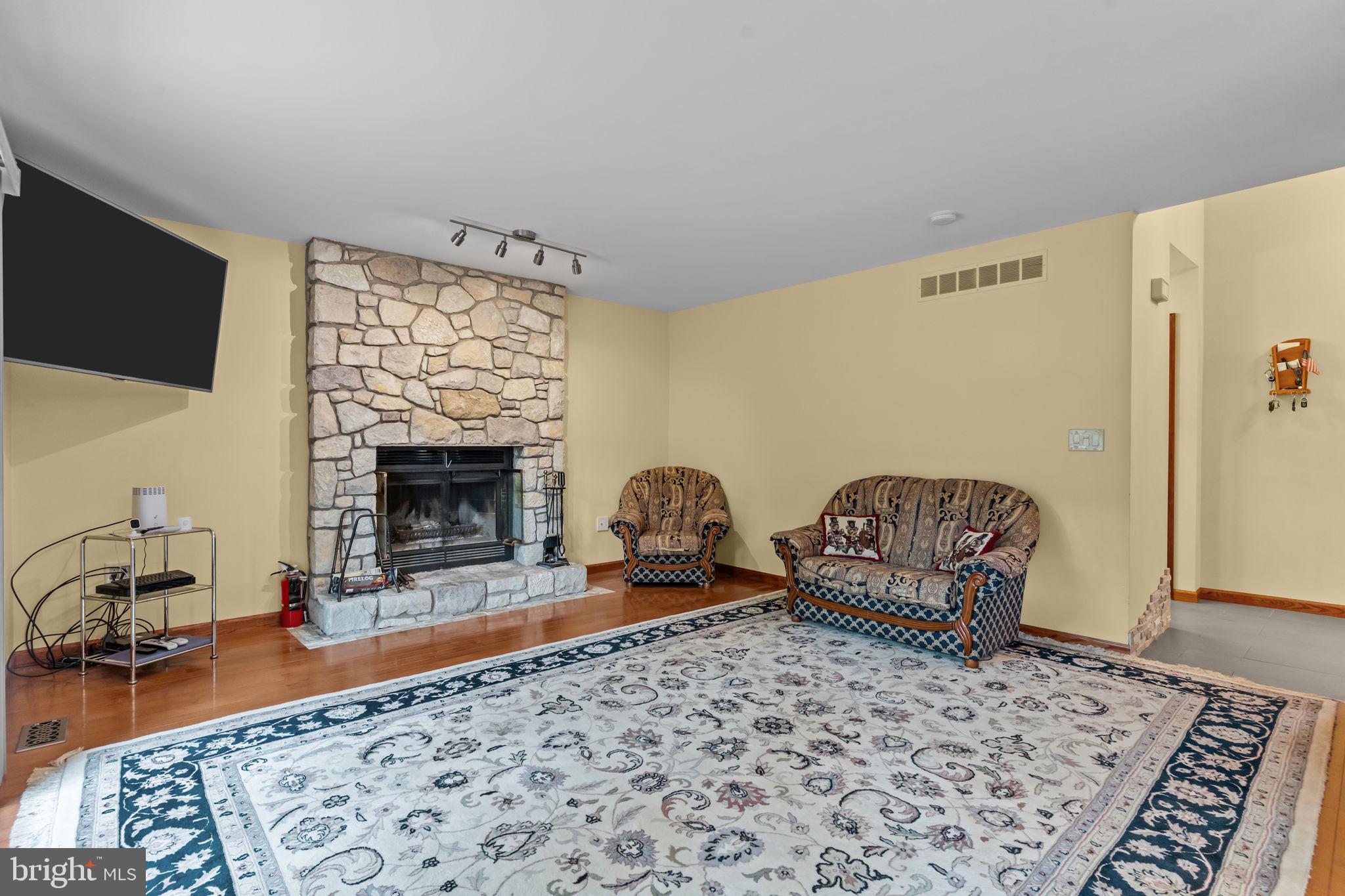 LONGFIELD WOODS - Residential