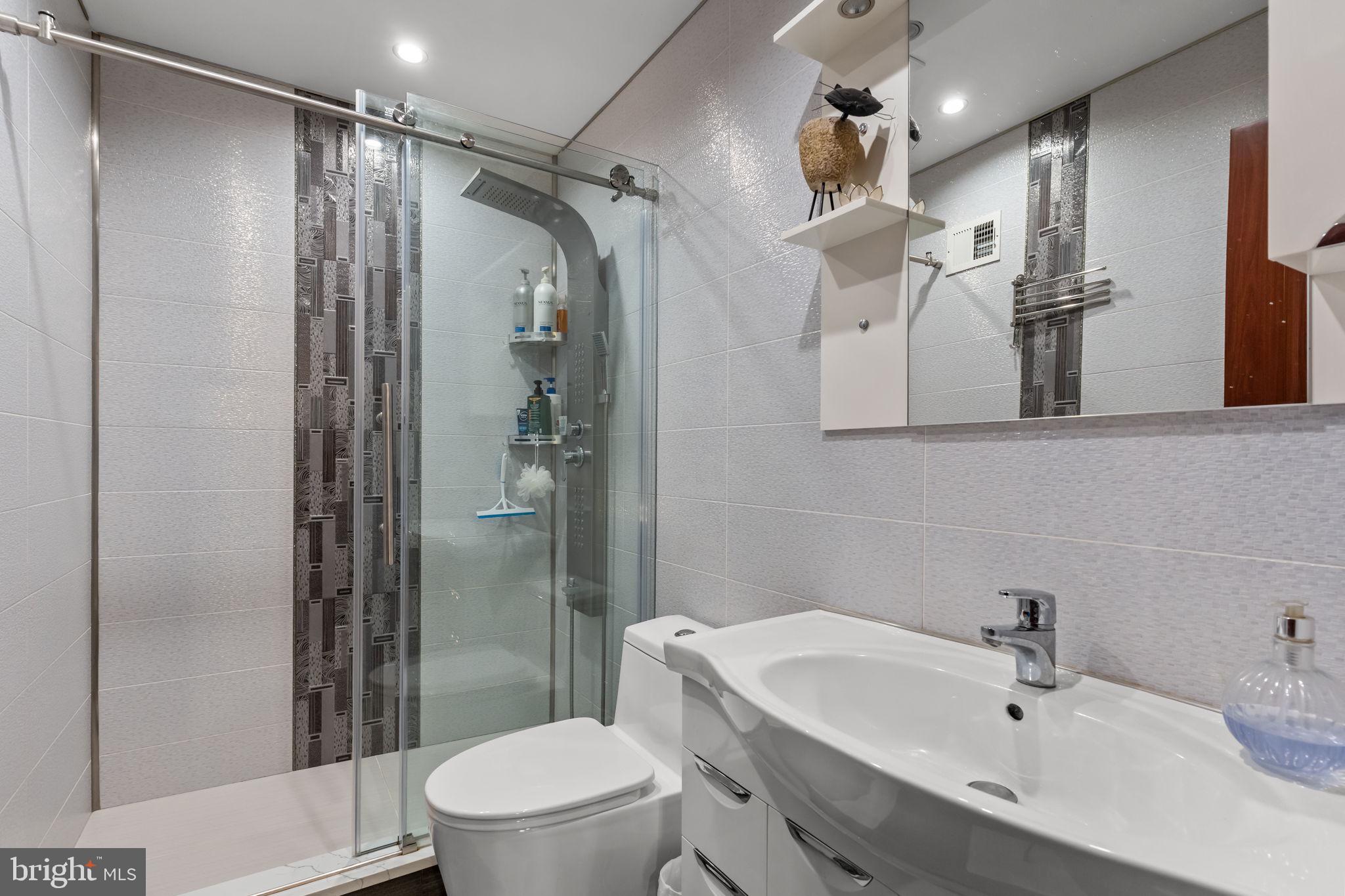 LONGFIELD WOODS - Residential