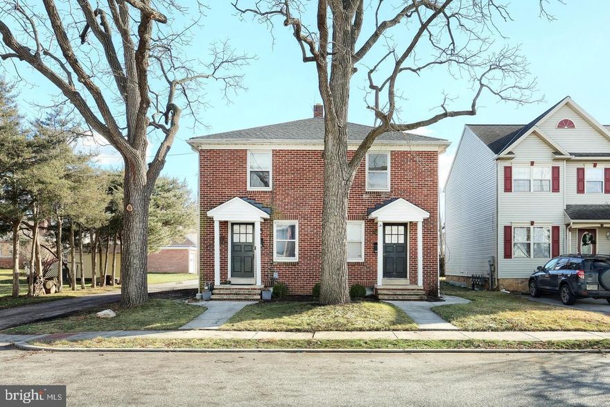 Charming 2 bedroom, 1 bath Brick Colonial  Duplex for rent!  This well maintained home offers classic charm, featuring hardwood floors in living room and both bedrooms, a spacious eat-in-kitchen, and shared backyard access.  Dogs considered on a case-by-case basis with extra pet fee and deposit (Sorry, not cats)
Located in a desirable neighborhood with convenient access to shopping and dining.  Don't miss out on this great rental opportunity - schedule your viewing today!
Background checks and credit checks through Rentspree.
PLEASE DO NOT WALK ON PROPERTY WITHOUT WITHOUT REAL ESTATE AGENT, as someone lives here currently.