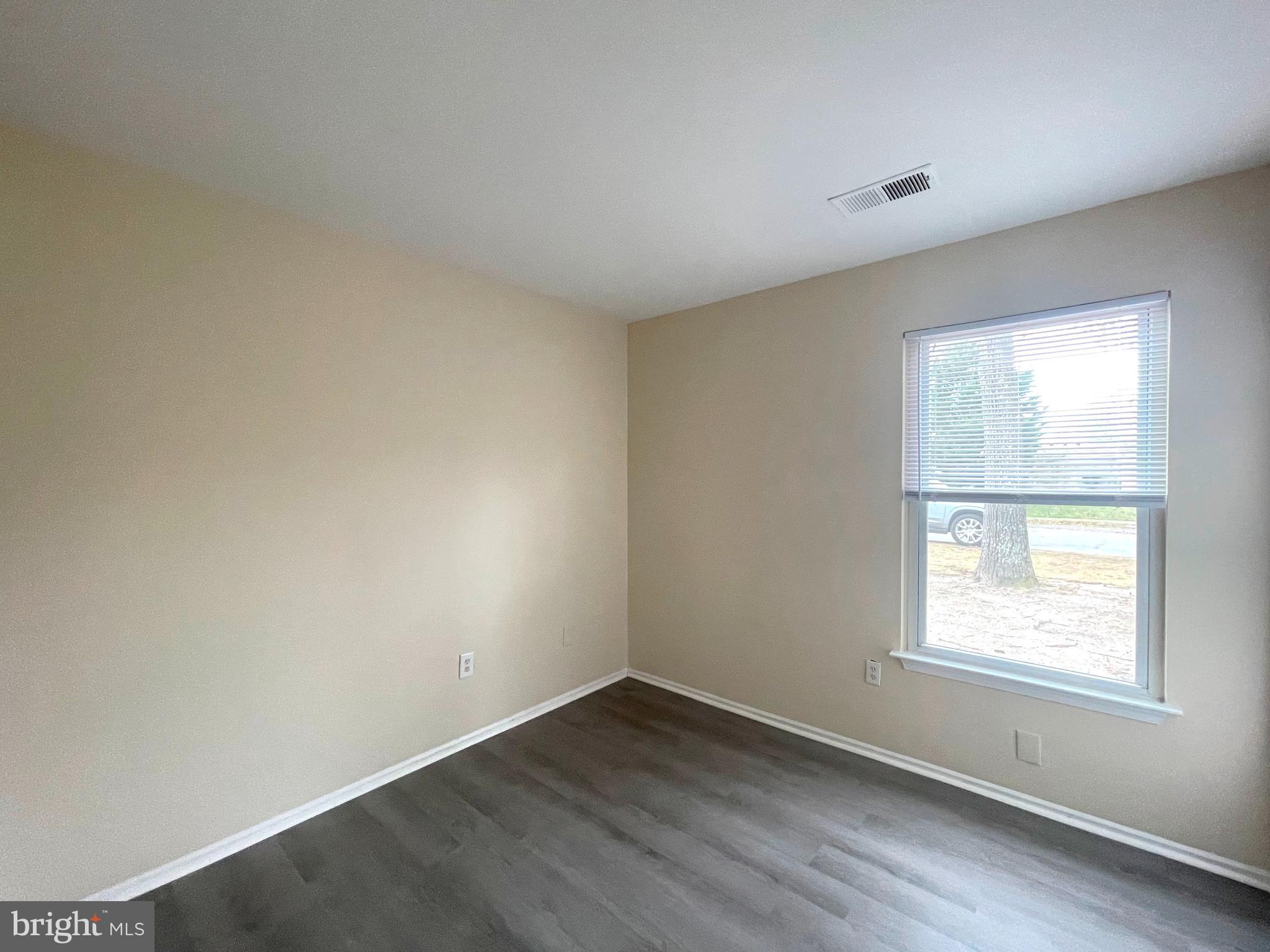 ST CHARLES SUB - WAKEFIELD - Residential Lease