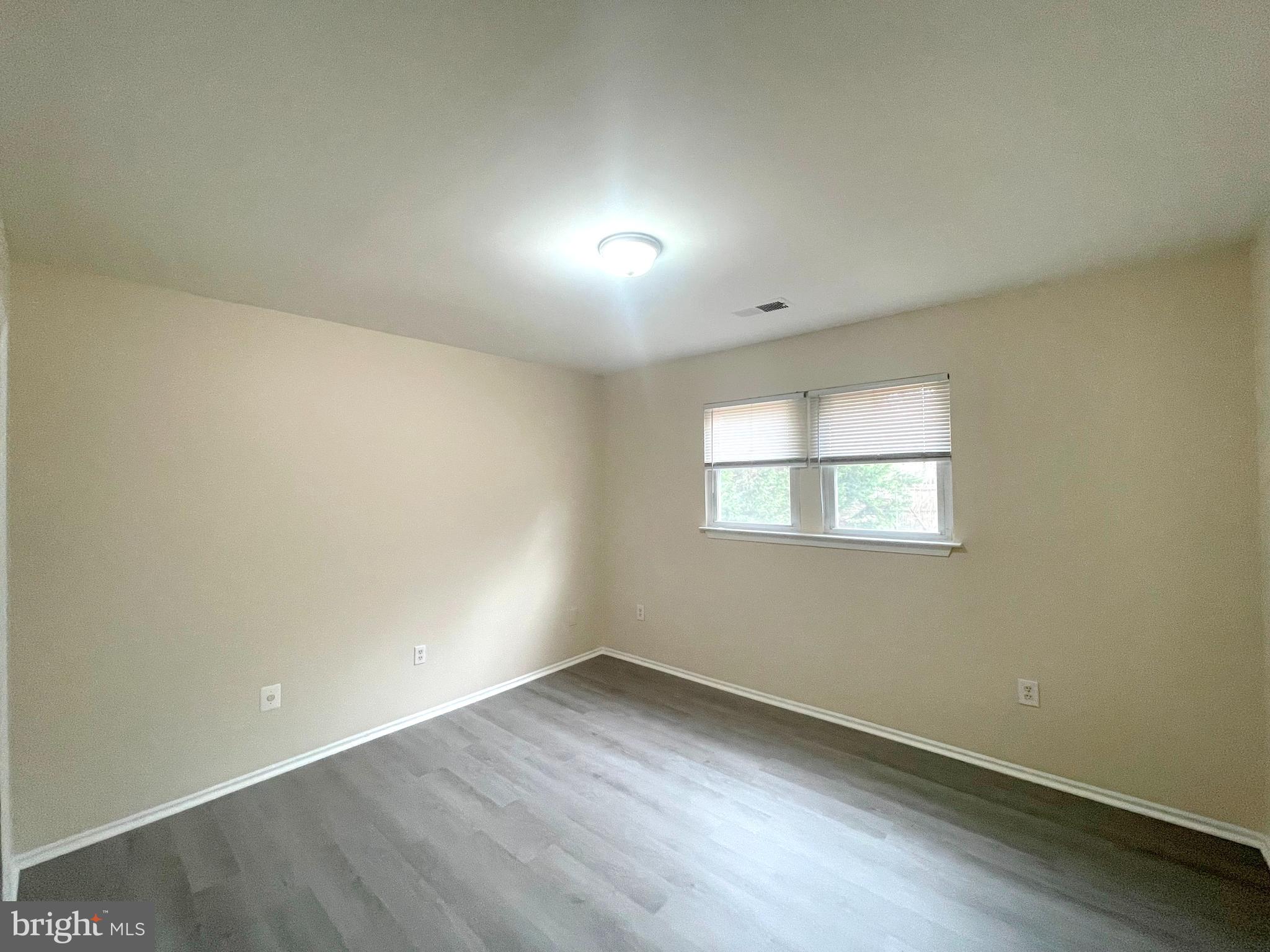 ST CHARLES SUB - WAKEFIELD - Residential Lease