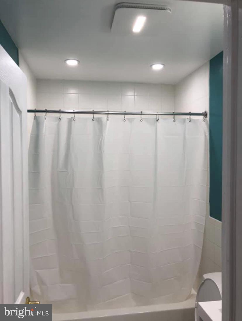 WHITMAN - Residential Lease