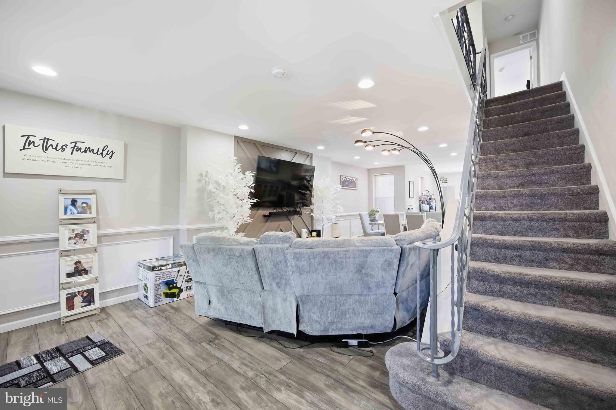 WEST OAK LANE - Residential