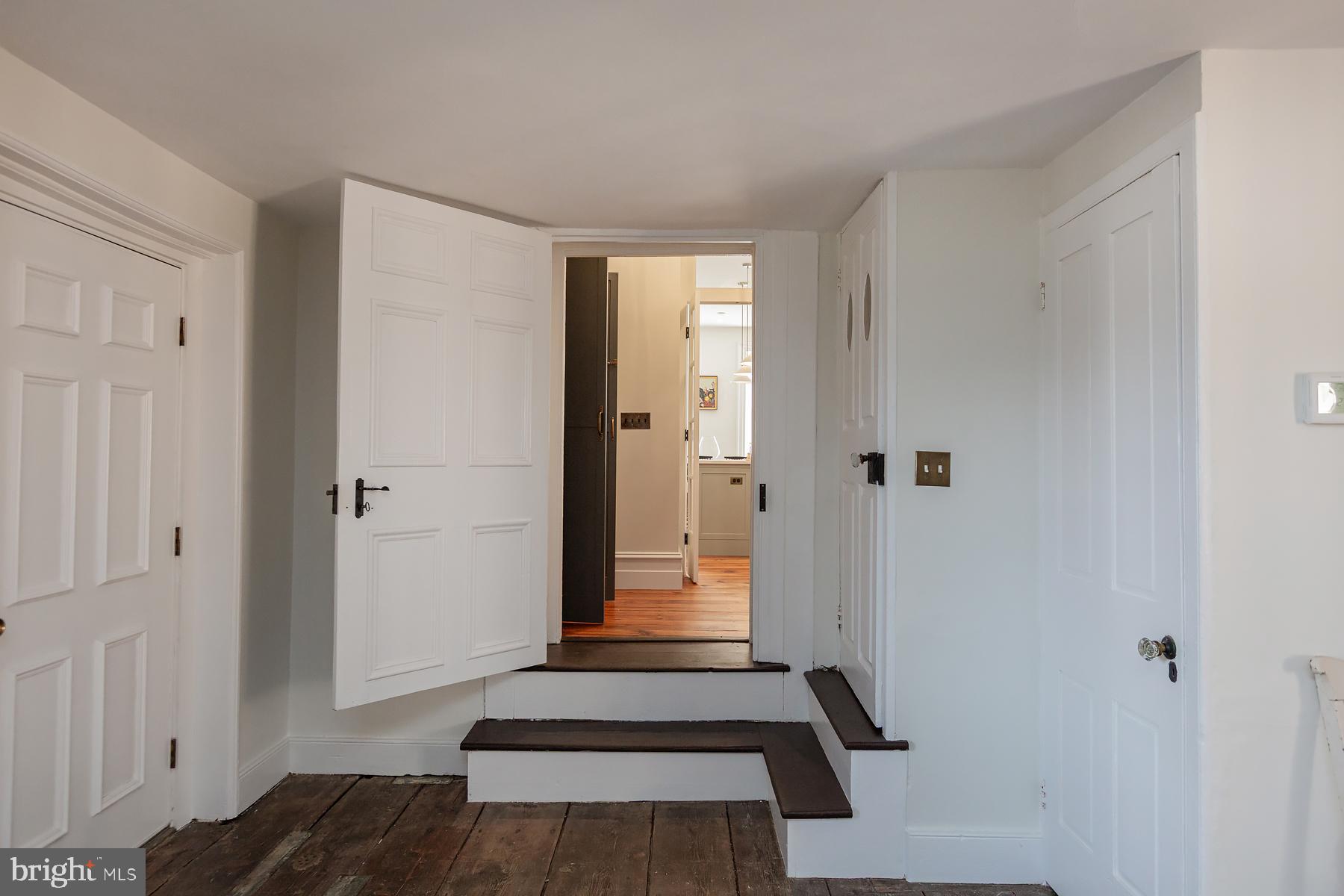 CHESTNUT HILL - Residential