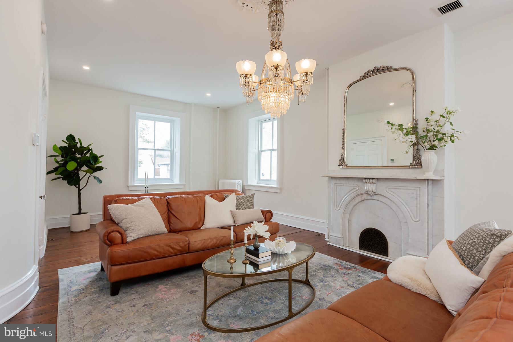 CHESTNUT HILL - Residential