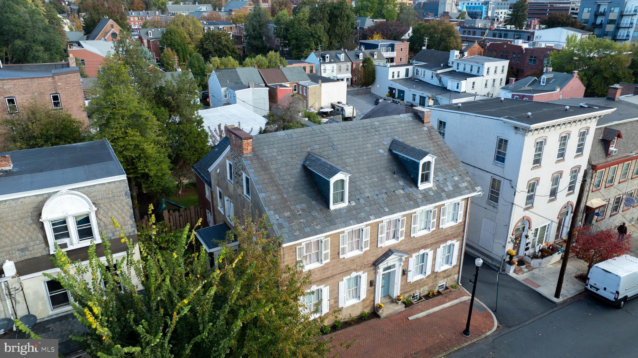 CHESTNUT HILL - Residential