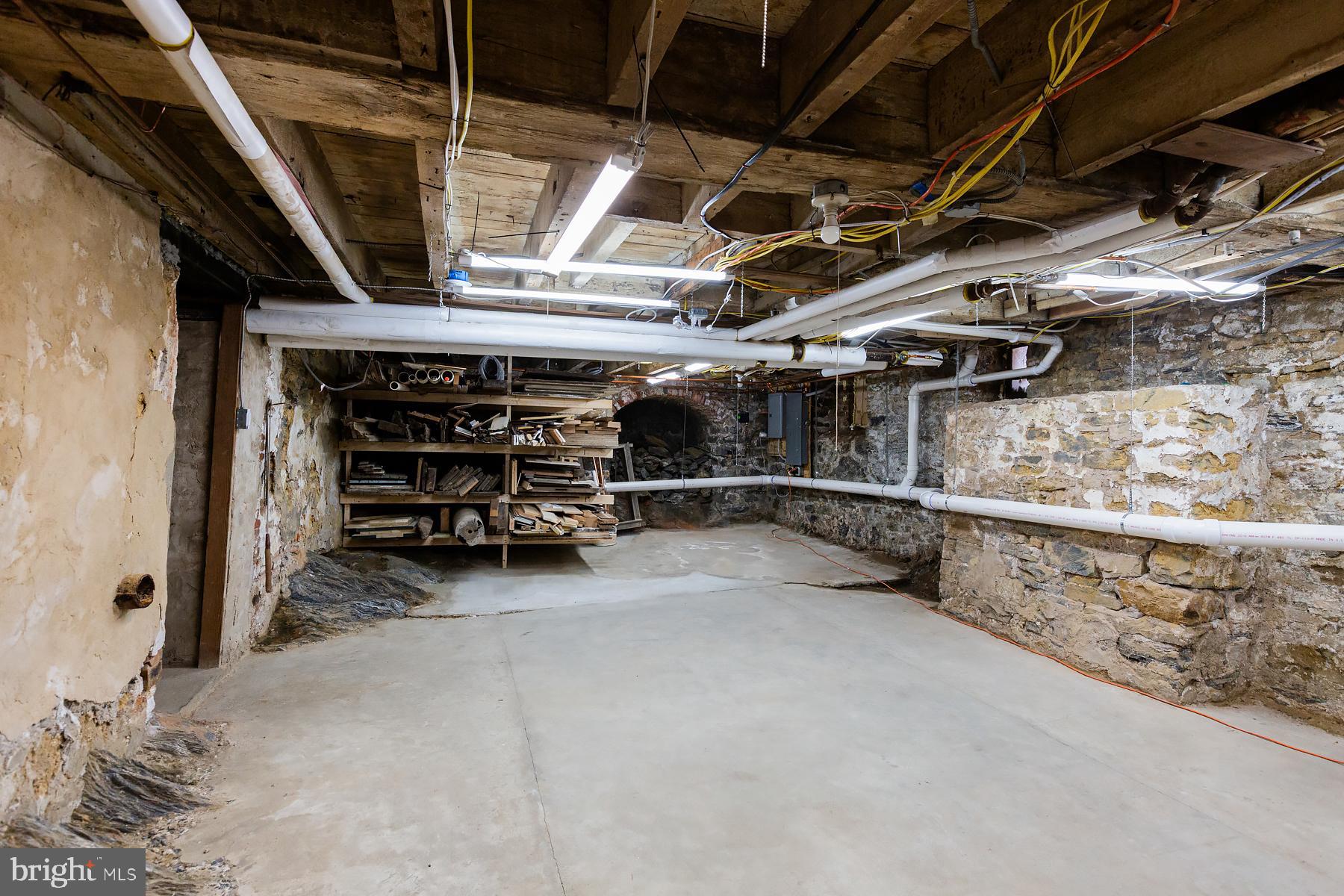 CHESTNUT HILL - Residential