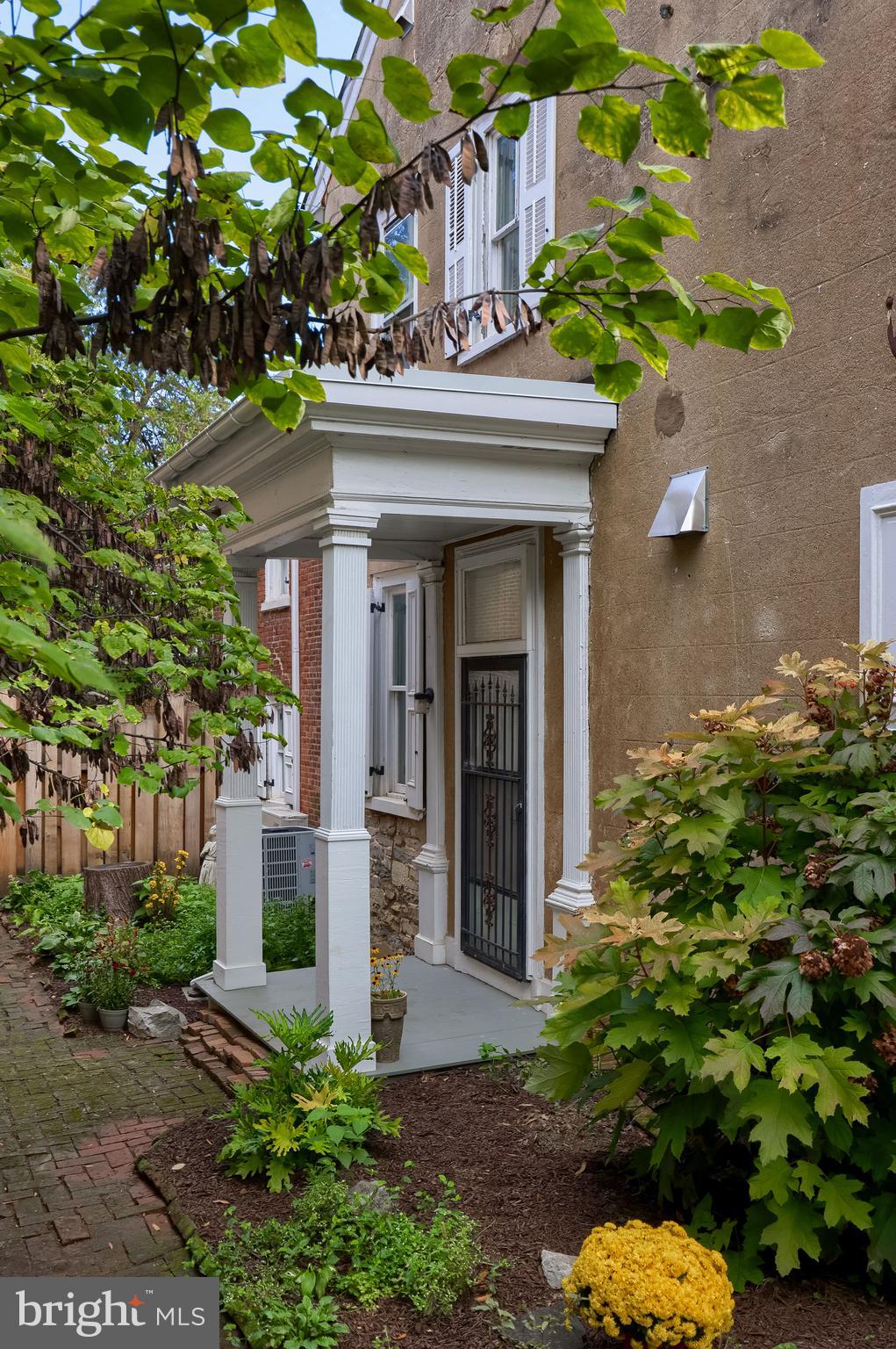 CHESTNUT HILL - Residential