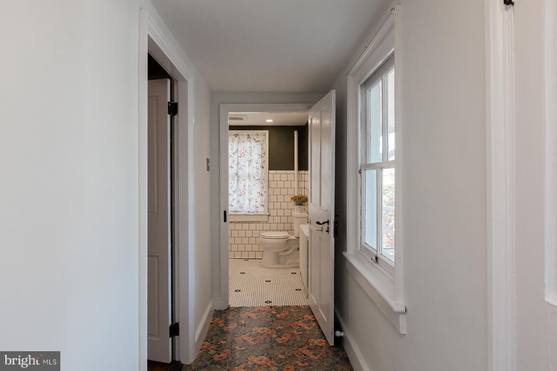 CHESTNUT HILL - Residential