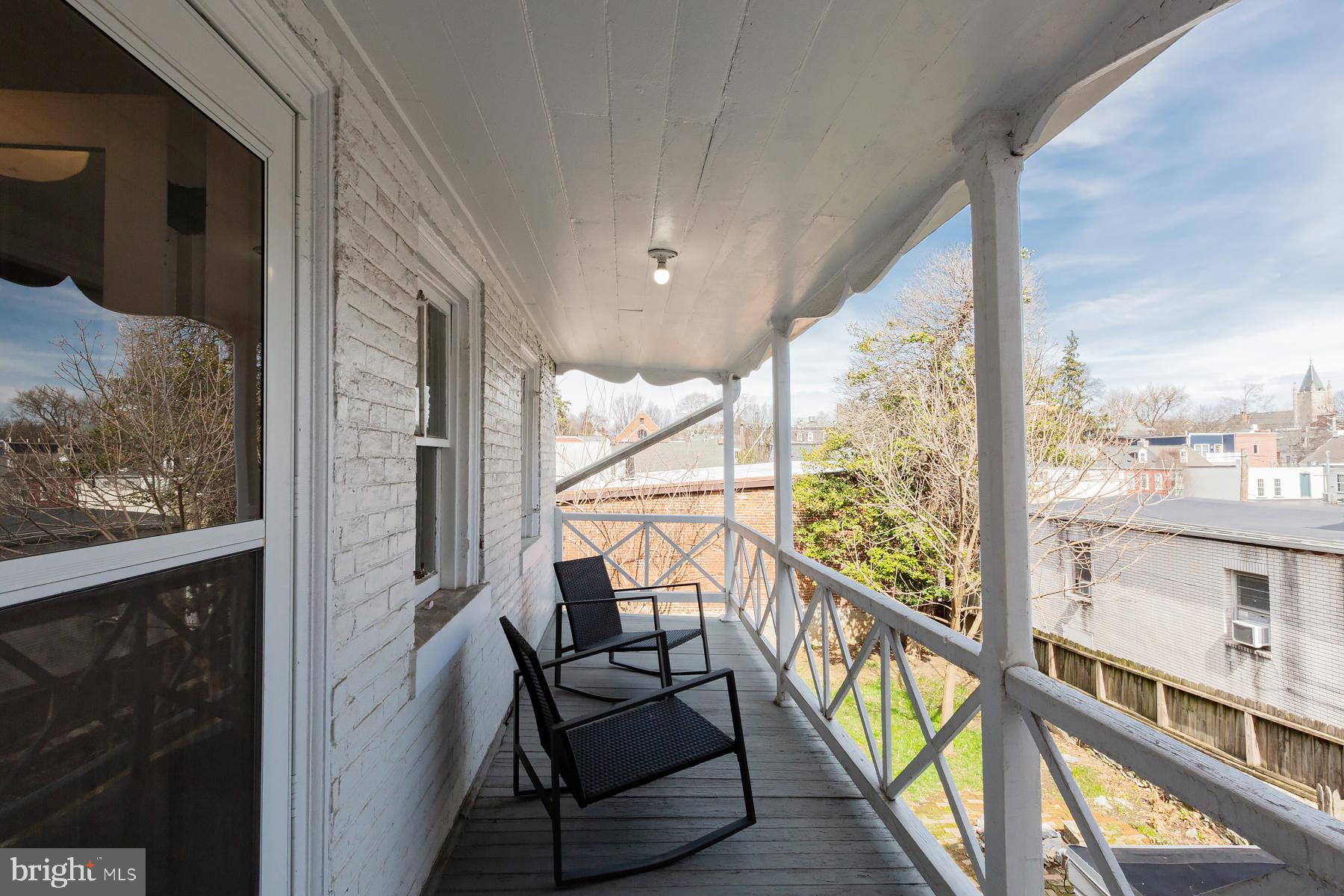 CHESTNUT HILL - Residential