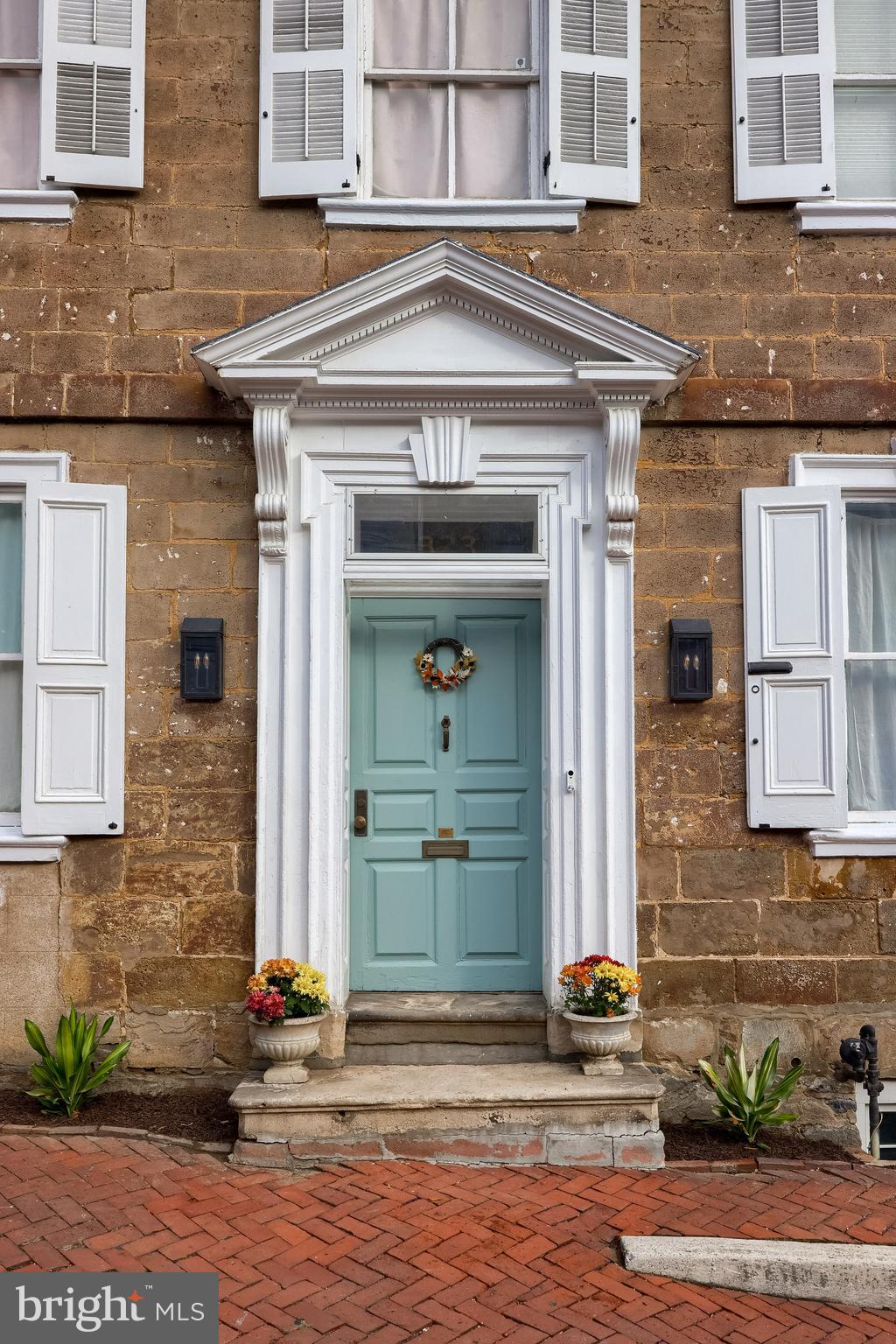 CHESTNUT HILL - Residential