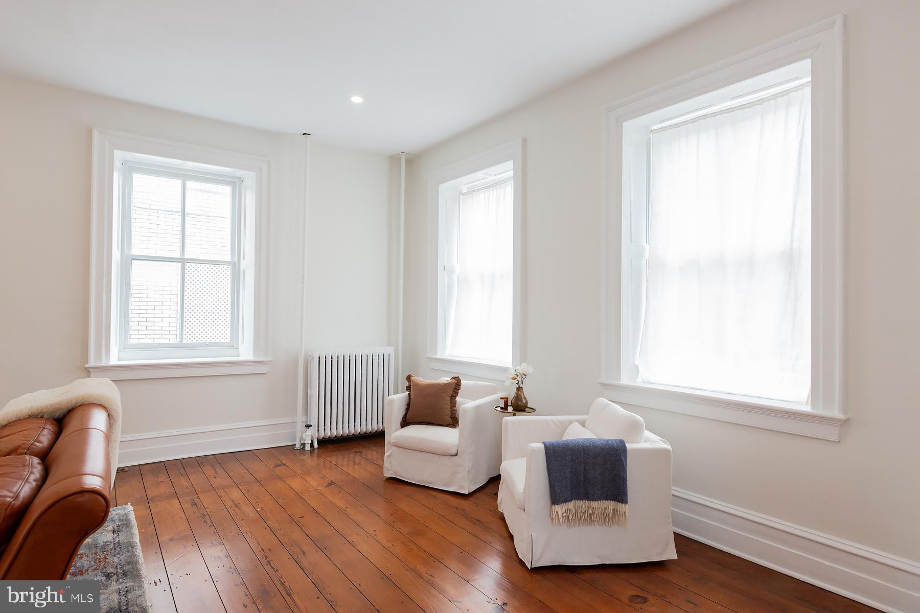 CHESTNUT HILL - Residential