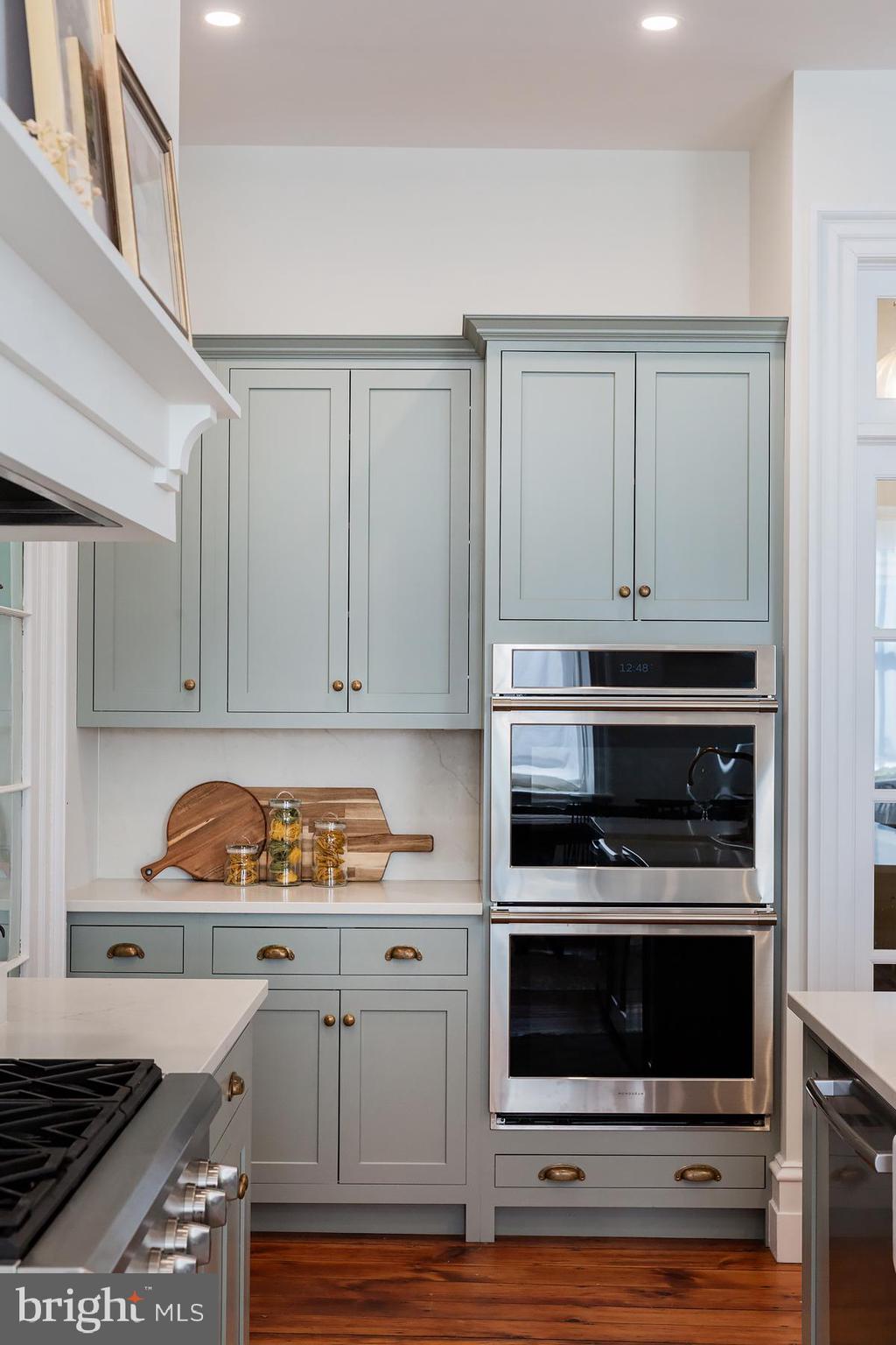 CHESTNUT HILL - Residential