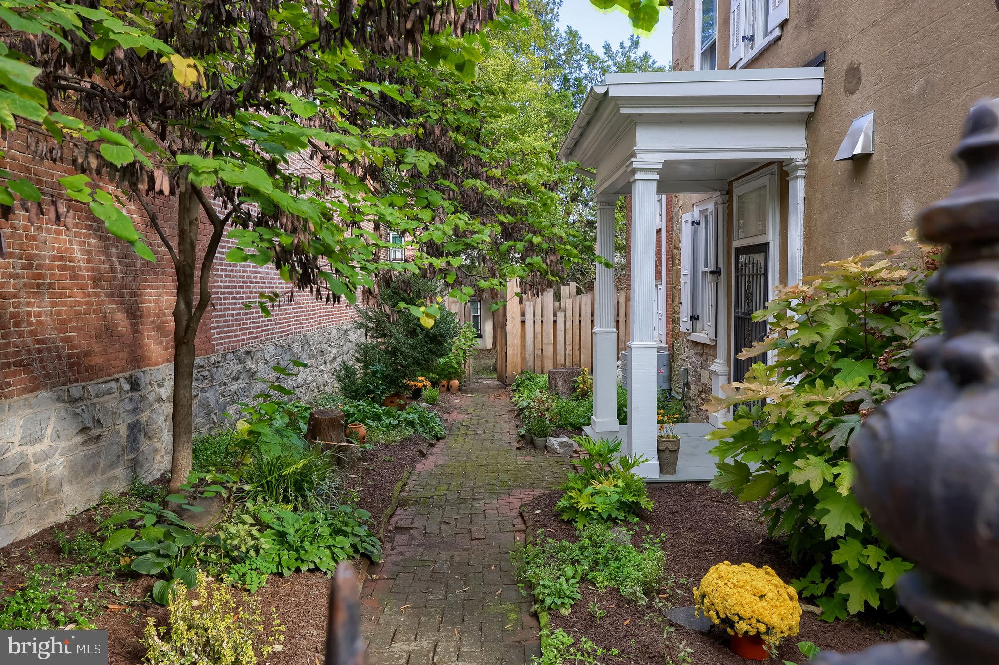 CHESTNUT HILL - Residential