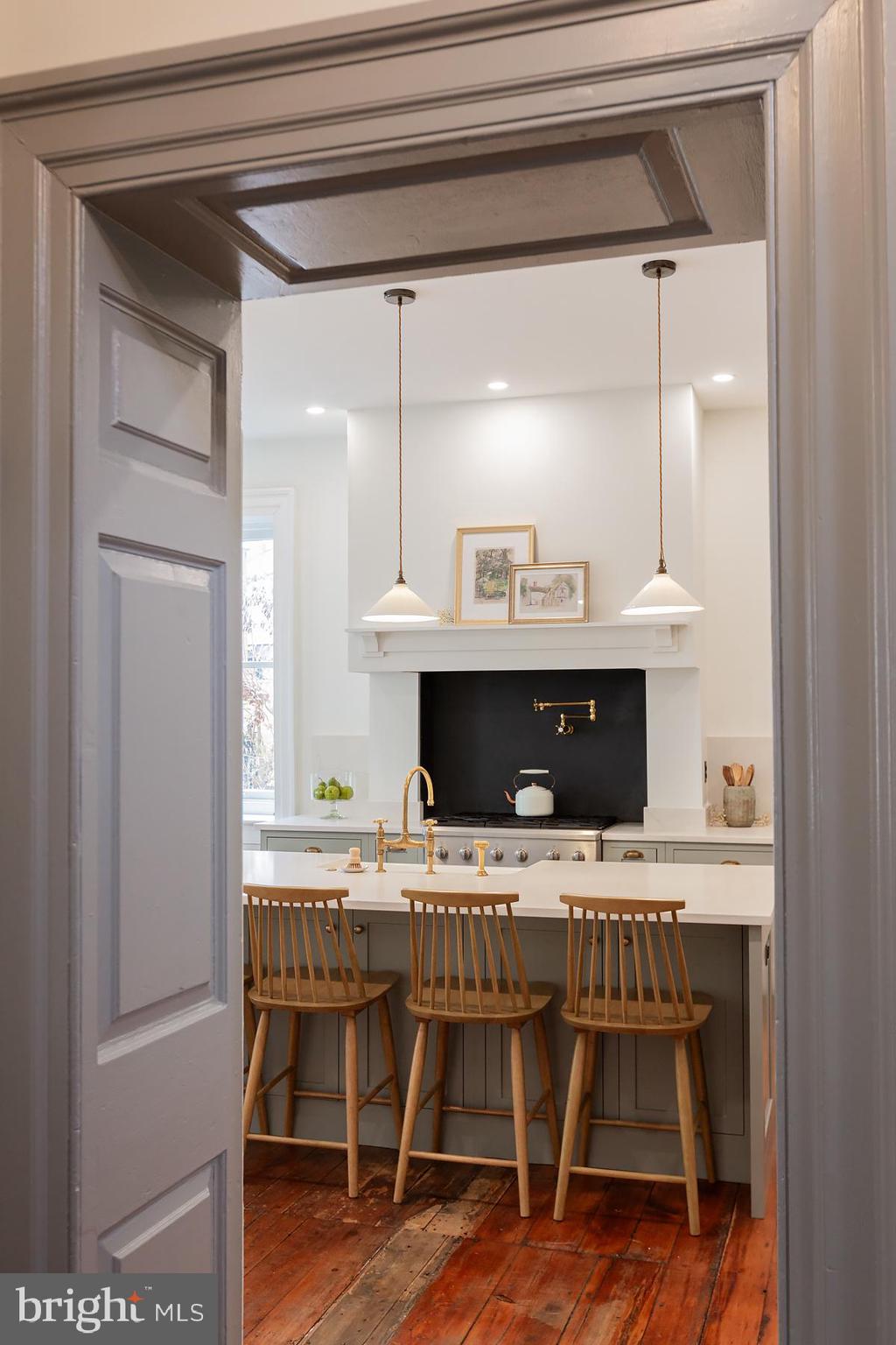 CHESTNUT HILL - Residential