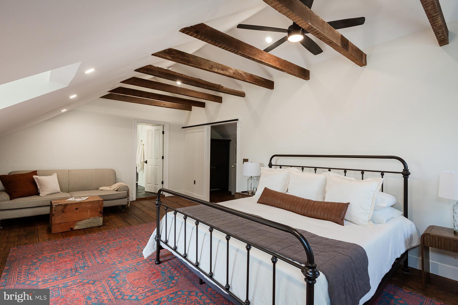 CHESTNUT HILL - Residential