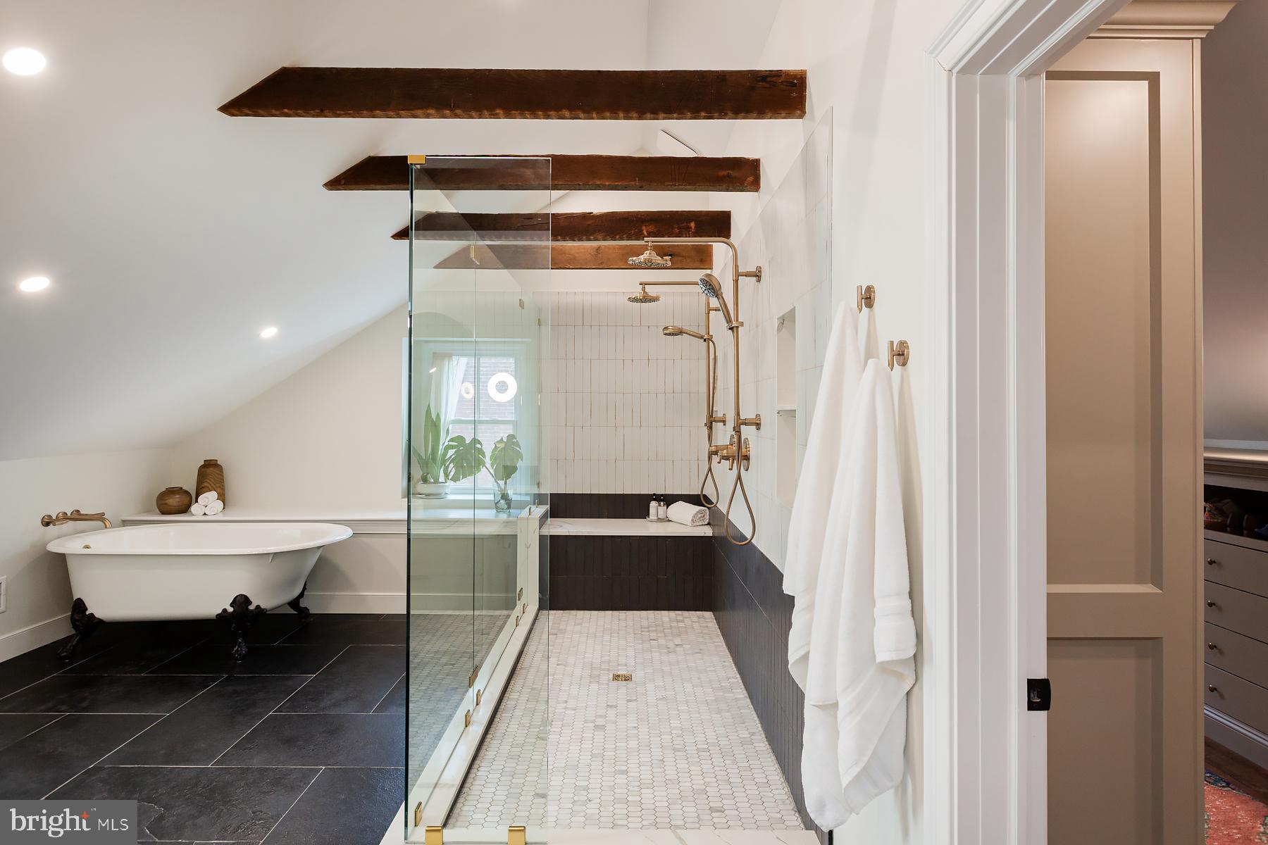 CHESTNUT HILL - Residential