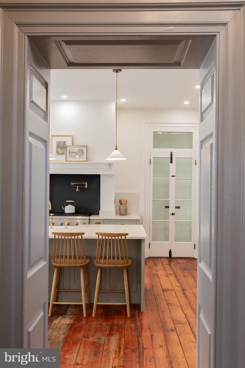 CHESTNUT HILL - Residential