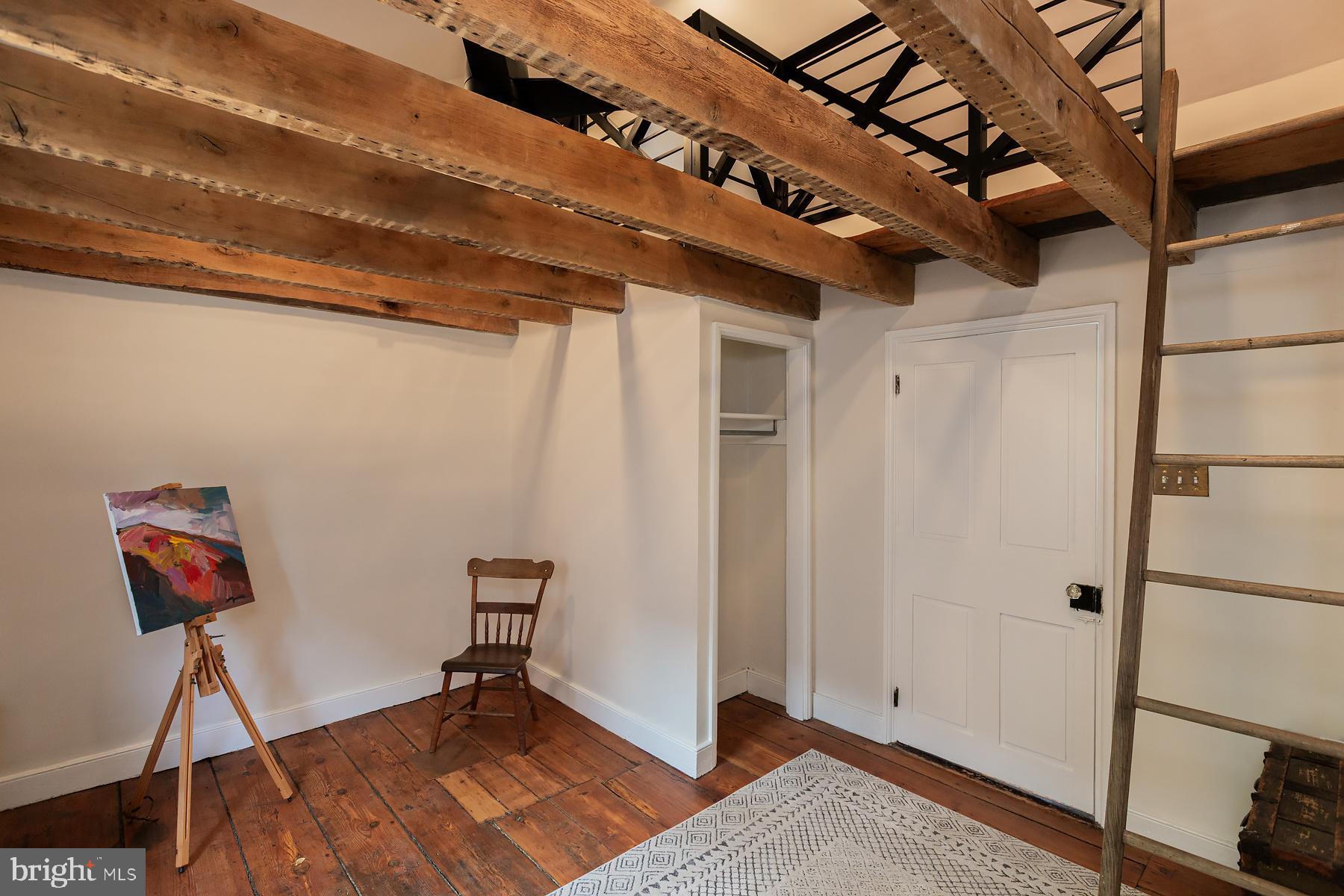 CHESTNUT HILL - Residential