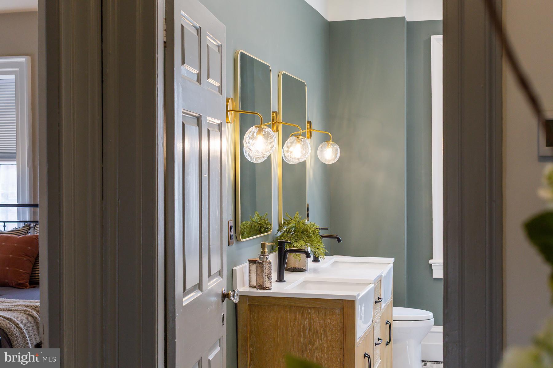 CHESTNUT HILL - Residential