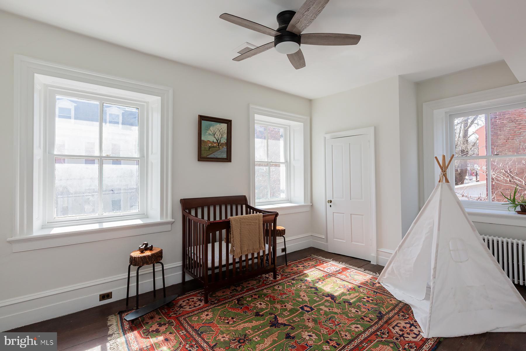 CHESTNUT HILL - Residential