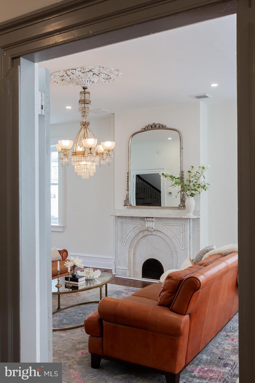 CHESTNUT HILL - Residential